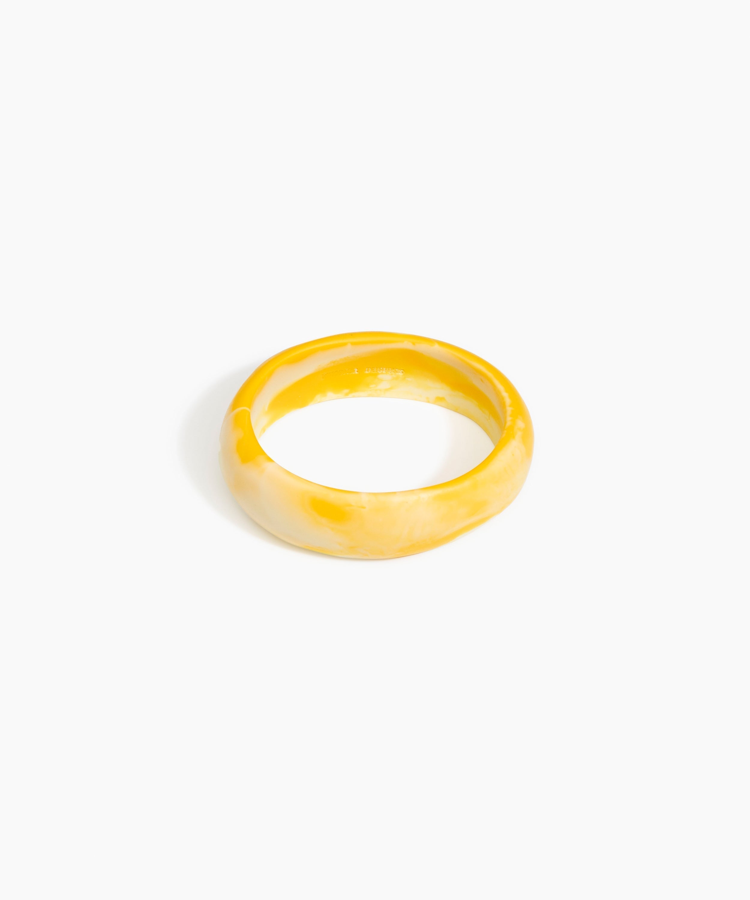 Dinosaur Designs Medium Organic Oval Bangle in Daisy color resin with Wide Fit