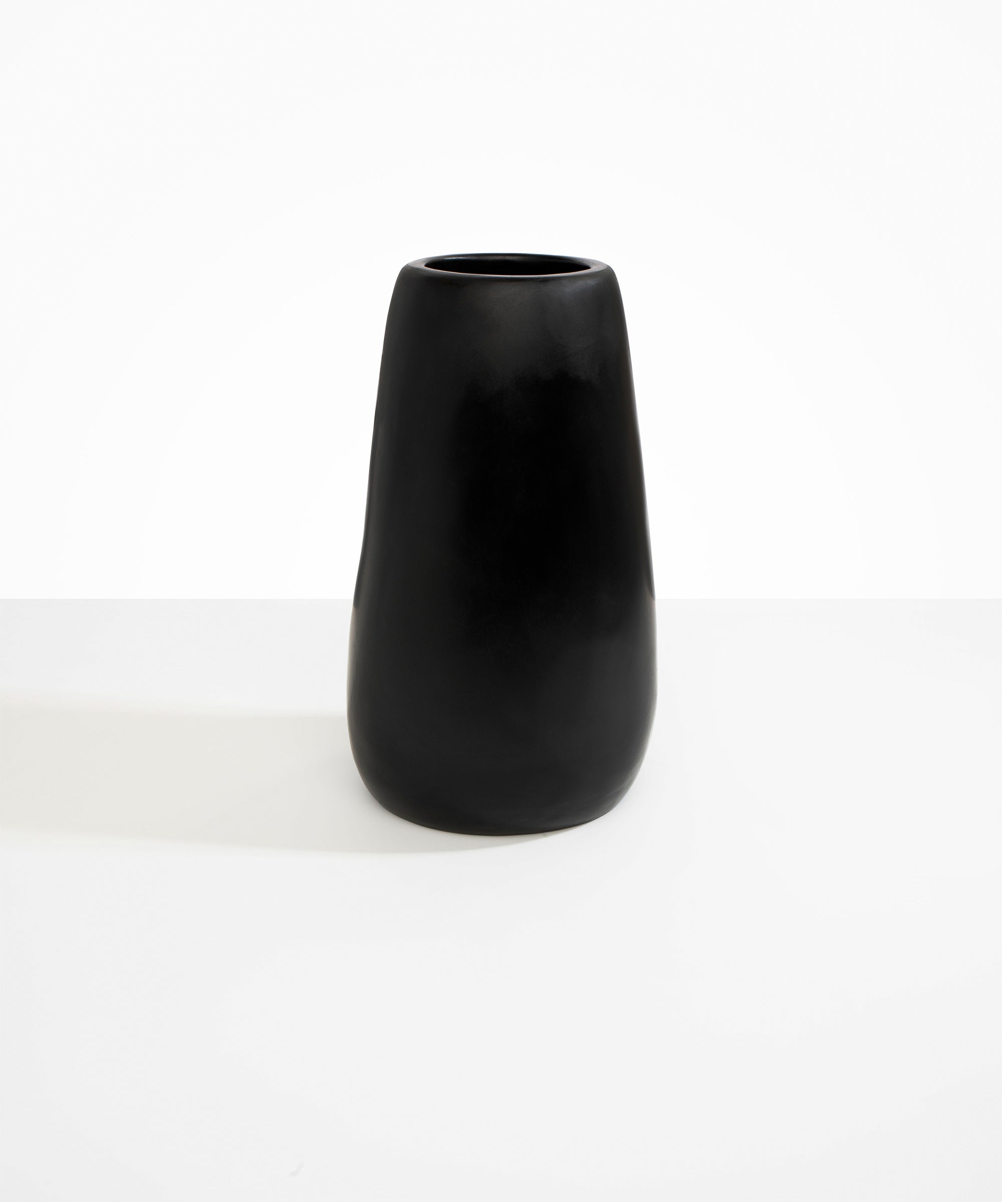 Dinosaur Designs Grand Pebble Vase in Black color resin