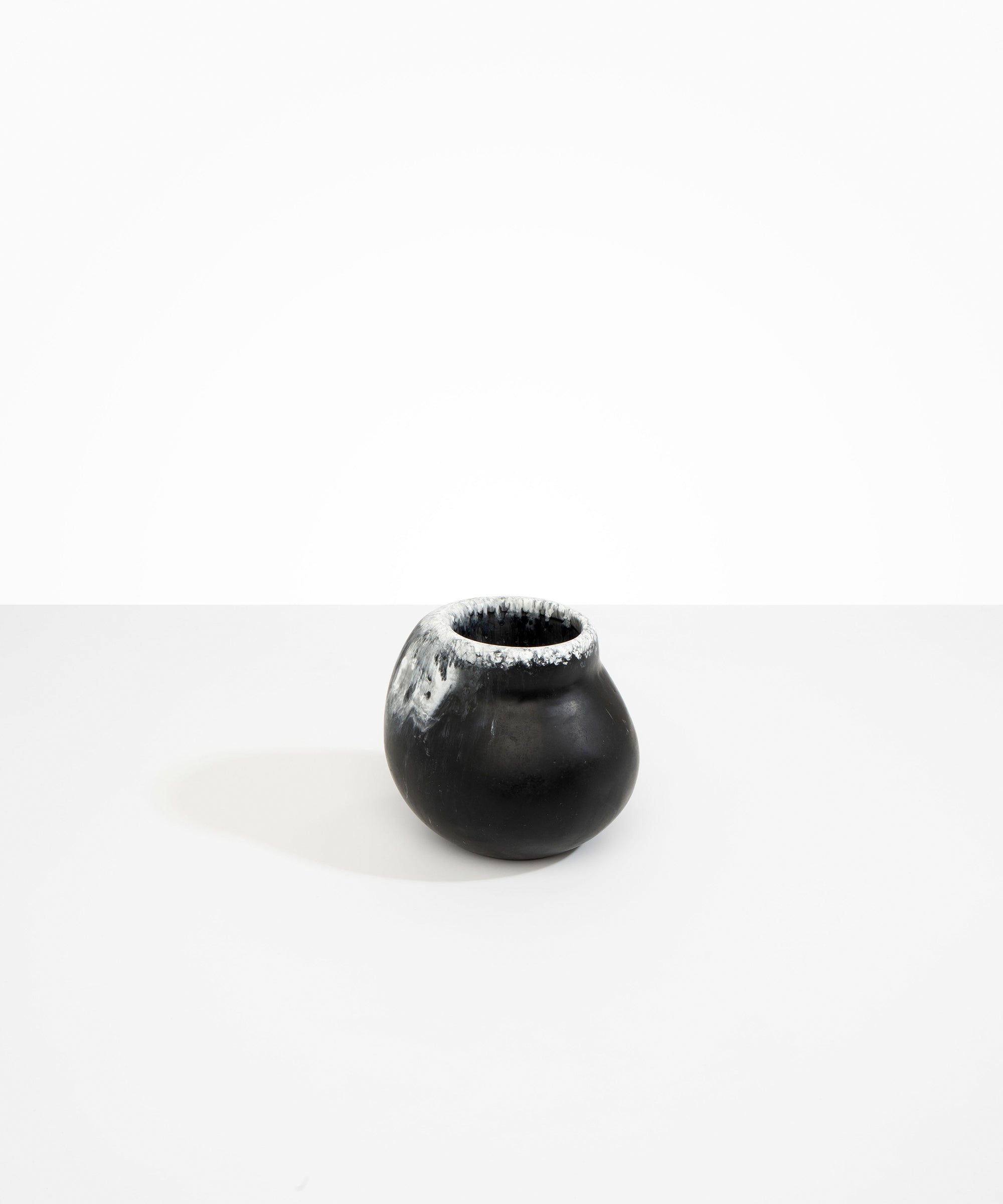 Dinosaur Designs Medium Moss Vase in Black Marble color resin