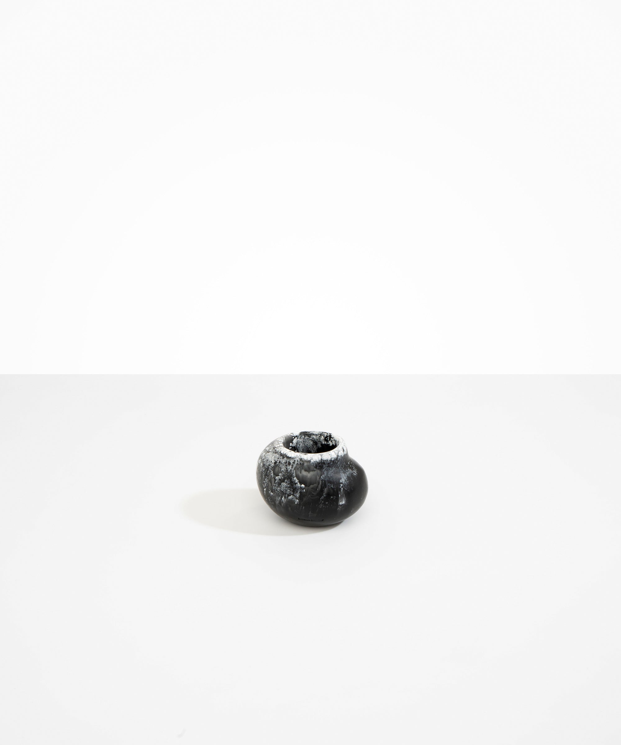 Dinosaur Designs Small Moss Vase in Black Marble color resin