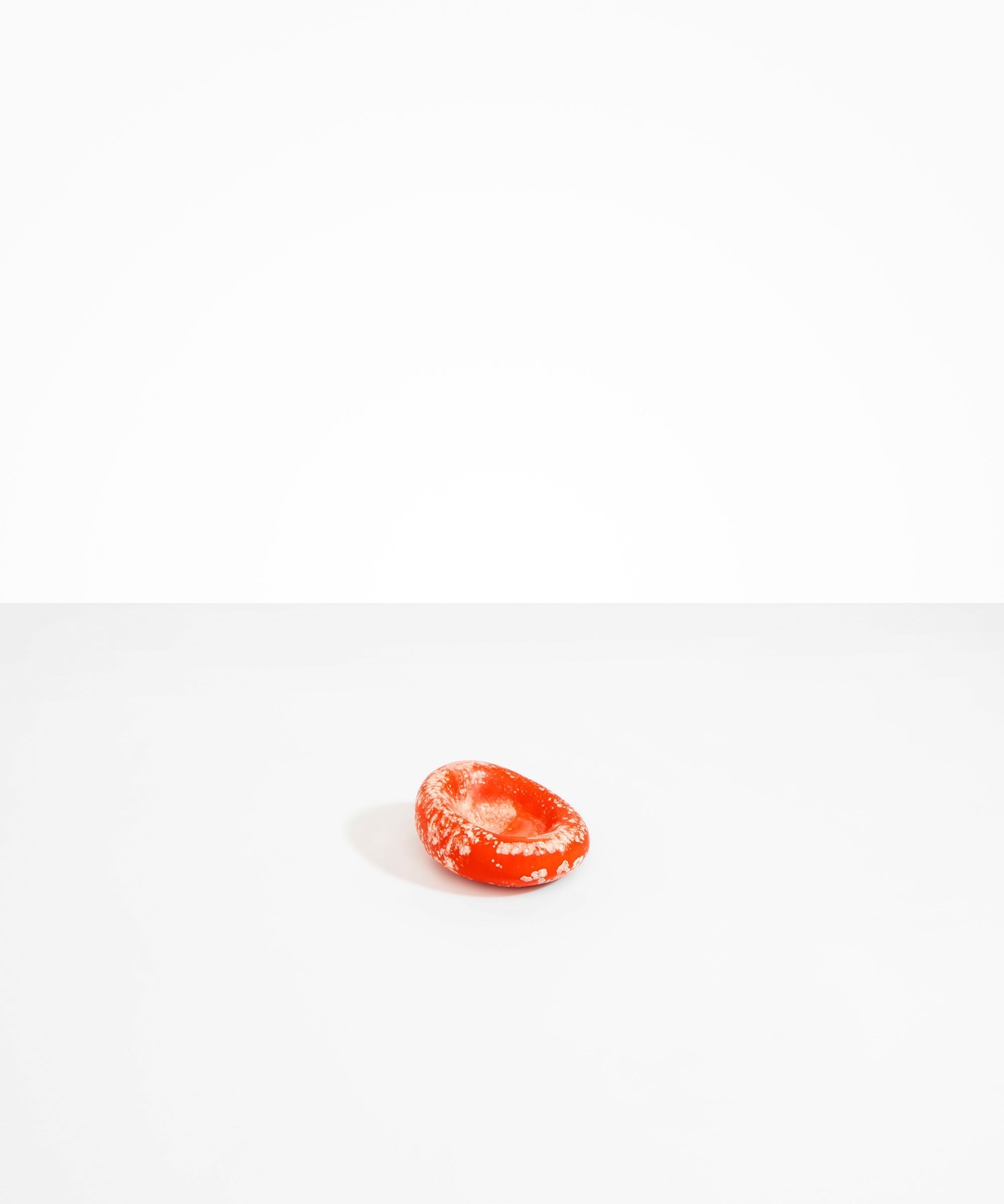 Dinosaur Designs DSHPLNDRFS small drift dish STRAWBERRY