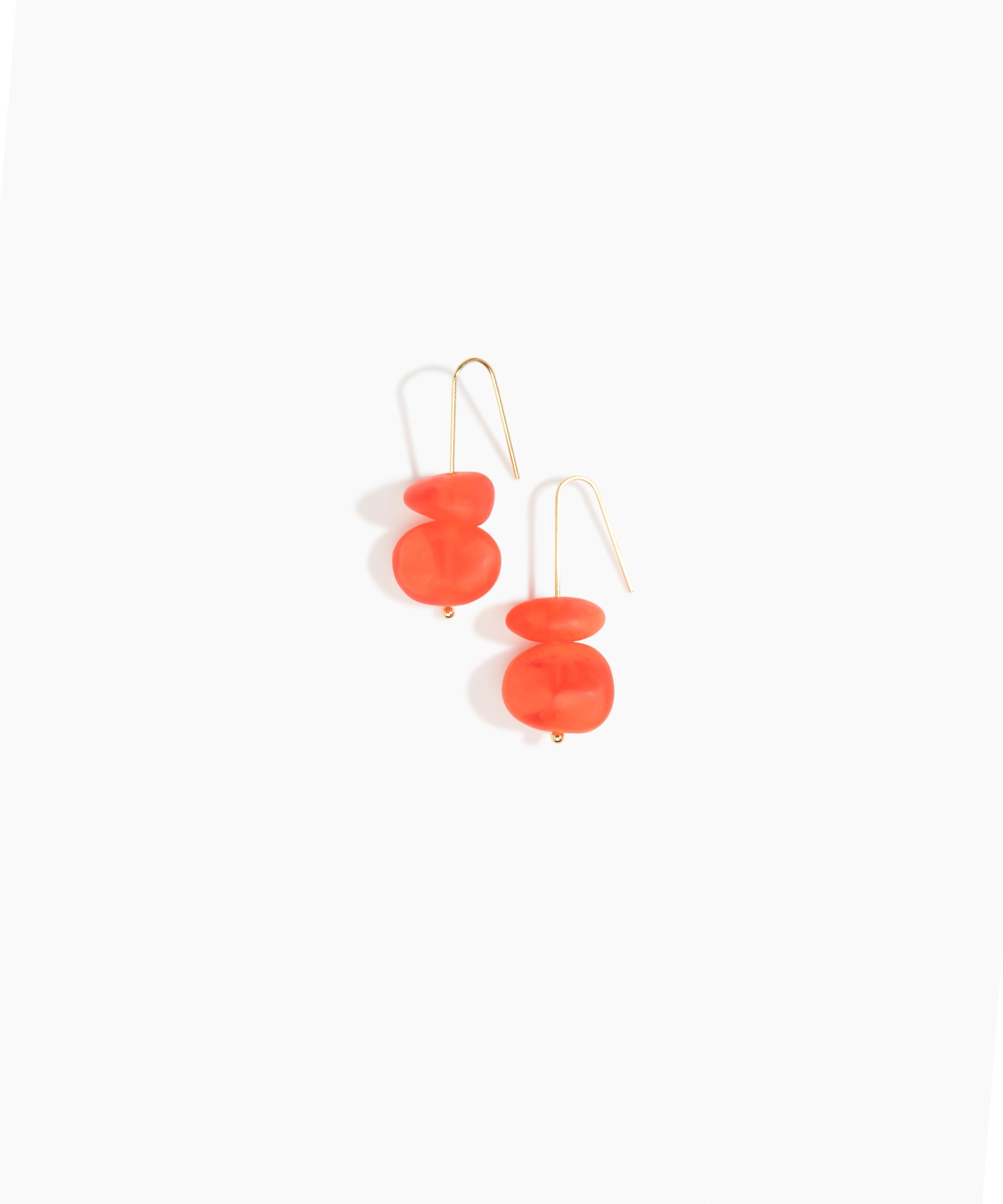 Dinosaur Designs Temple Earth Wire Earrings in Lychee color resin with Gold-Filled Material