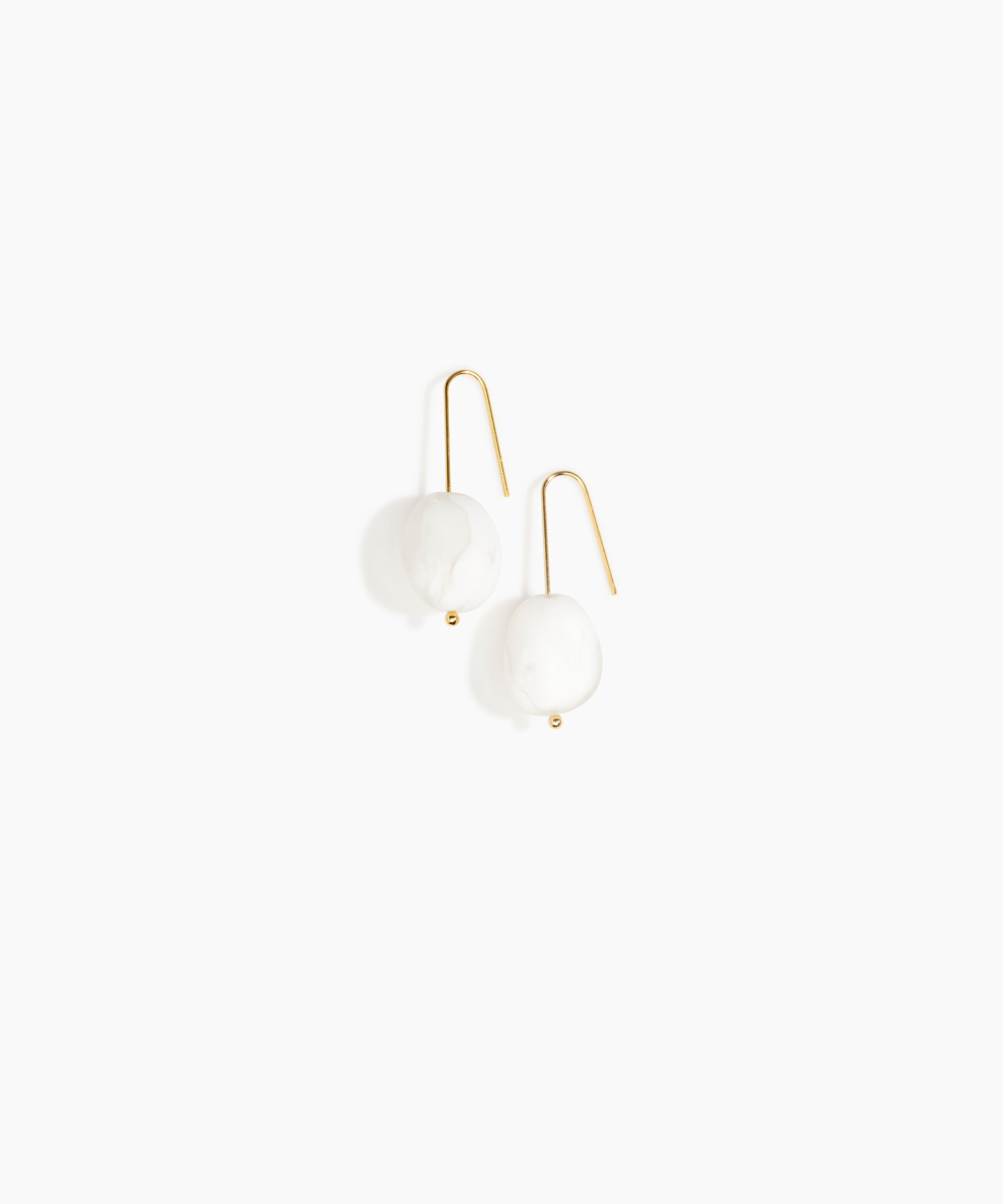 Dinosaur Designs Earth Wire Earrings in Snow Swirl color resin with Gold-Filled Material