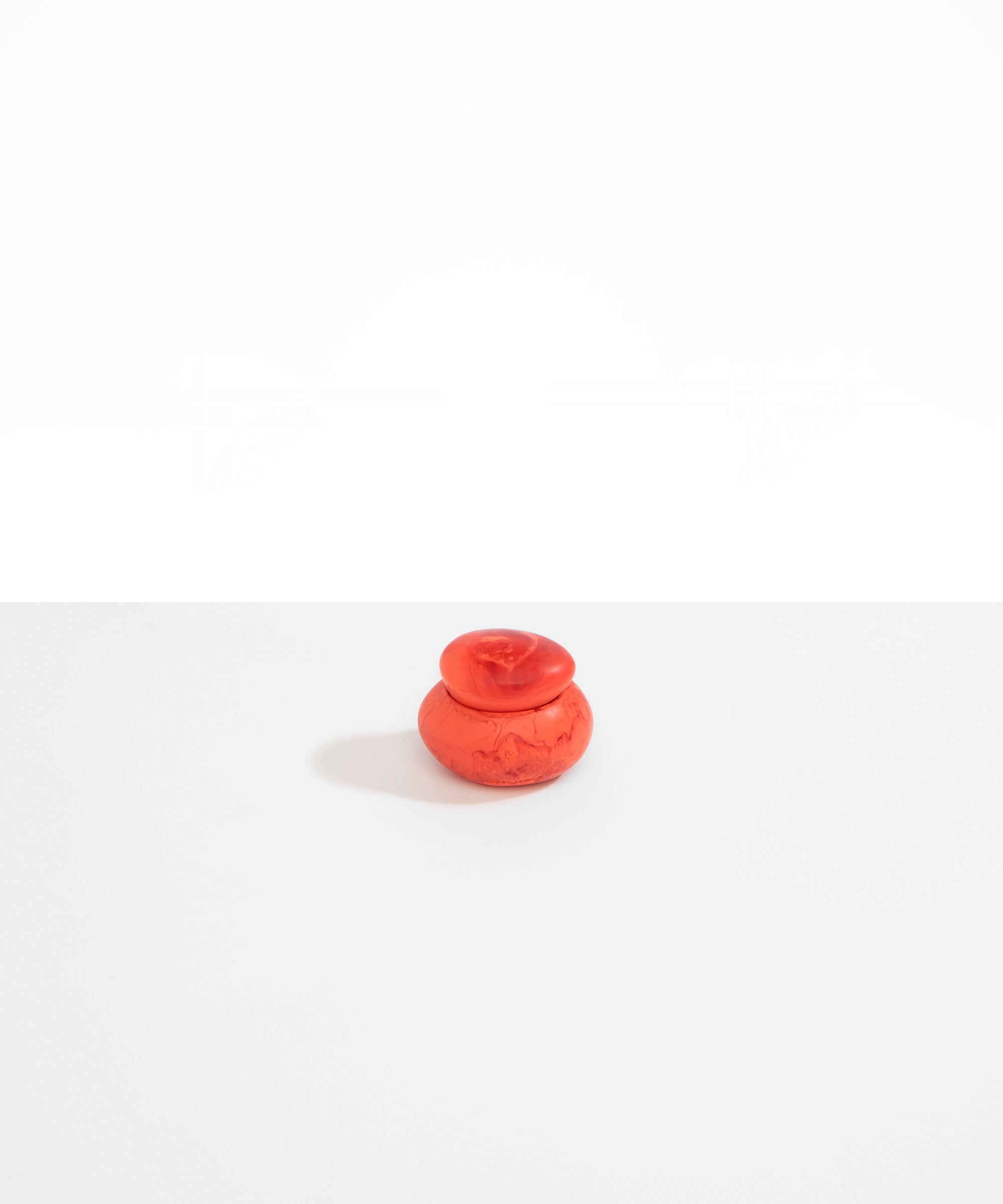Dinosaur Designs Small Pebble Jar in Lychee color resin