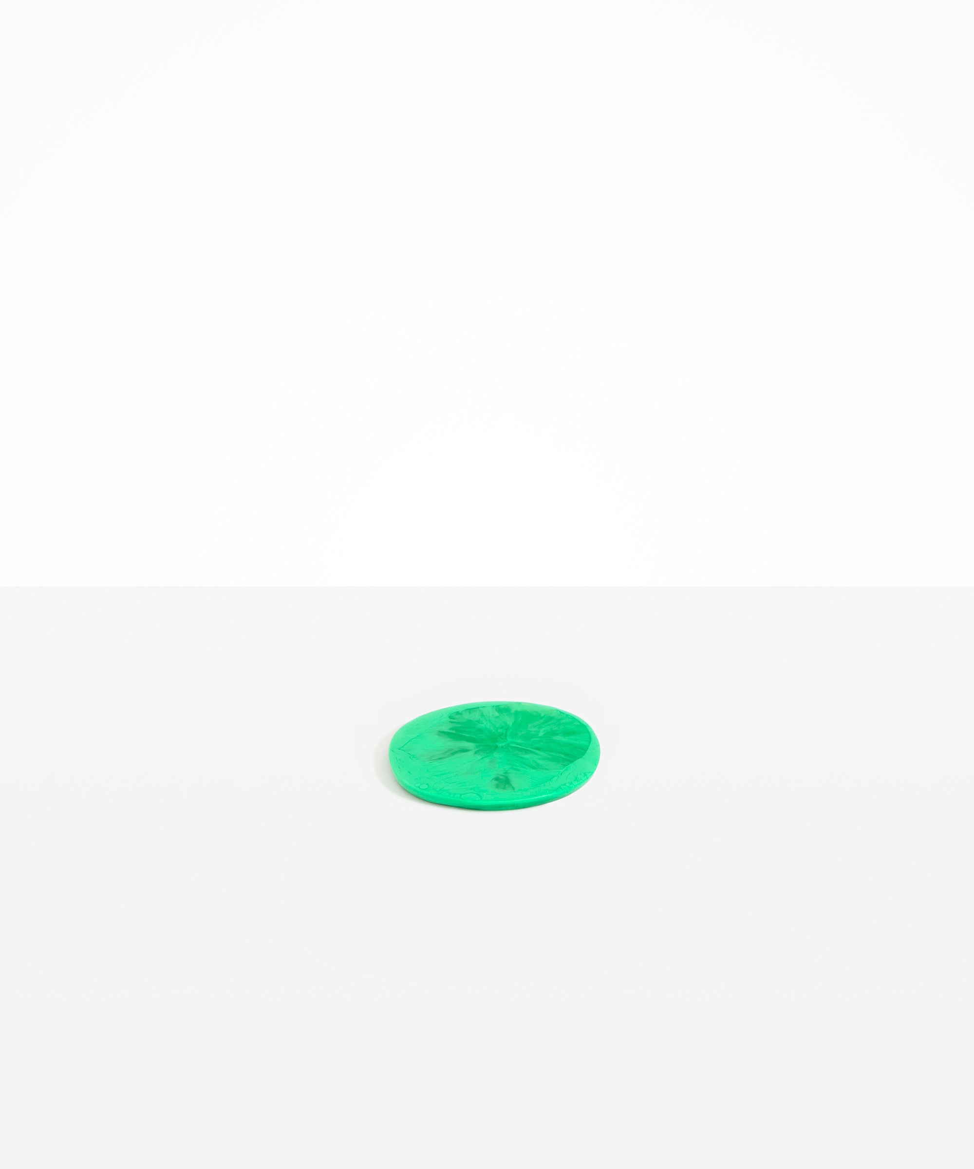 Dinosaur Designs Boulder Coaster in Leaf color resin