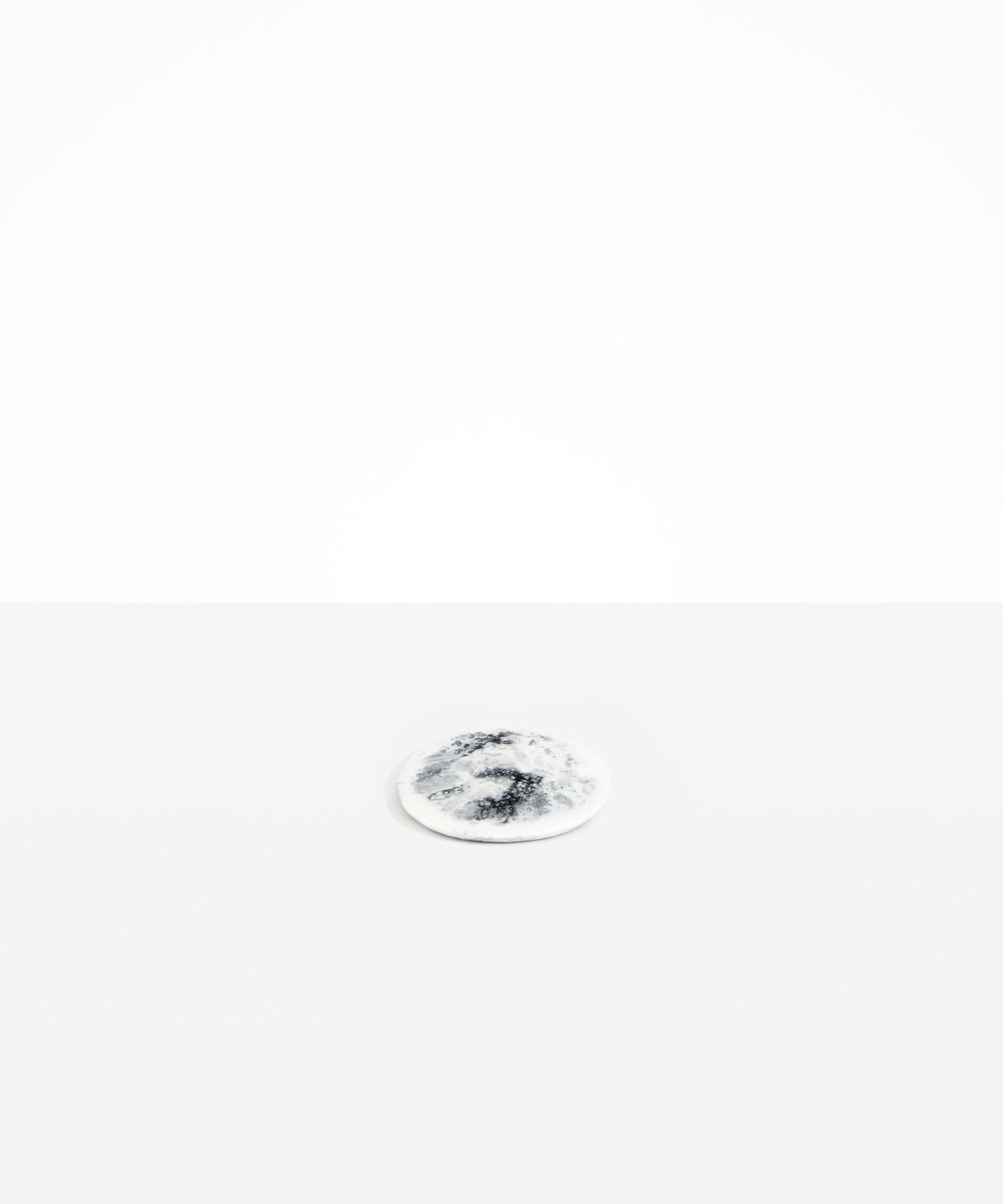 Dinosaur Designs Boulder Coaster in White Marble color resin
