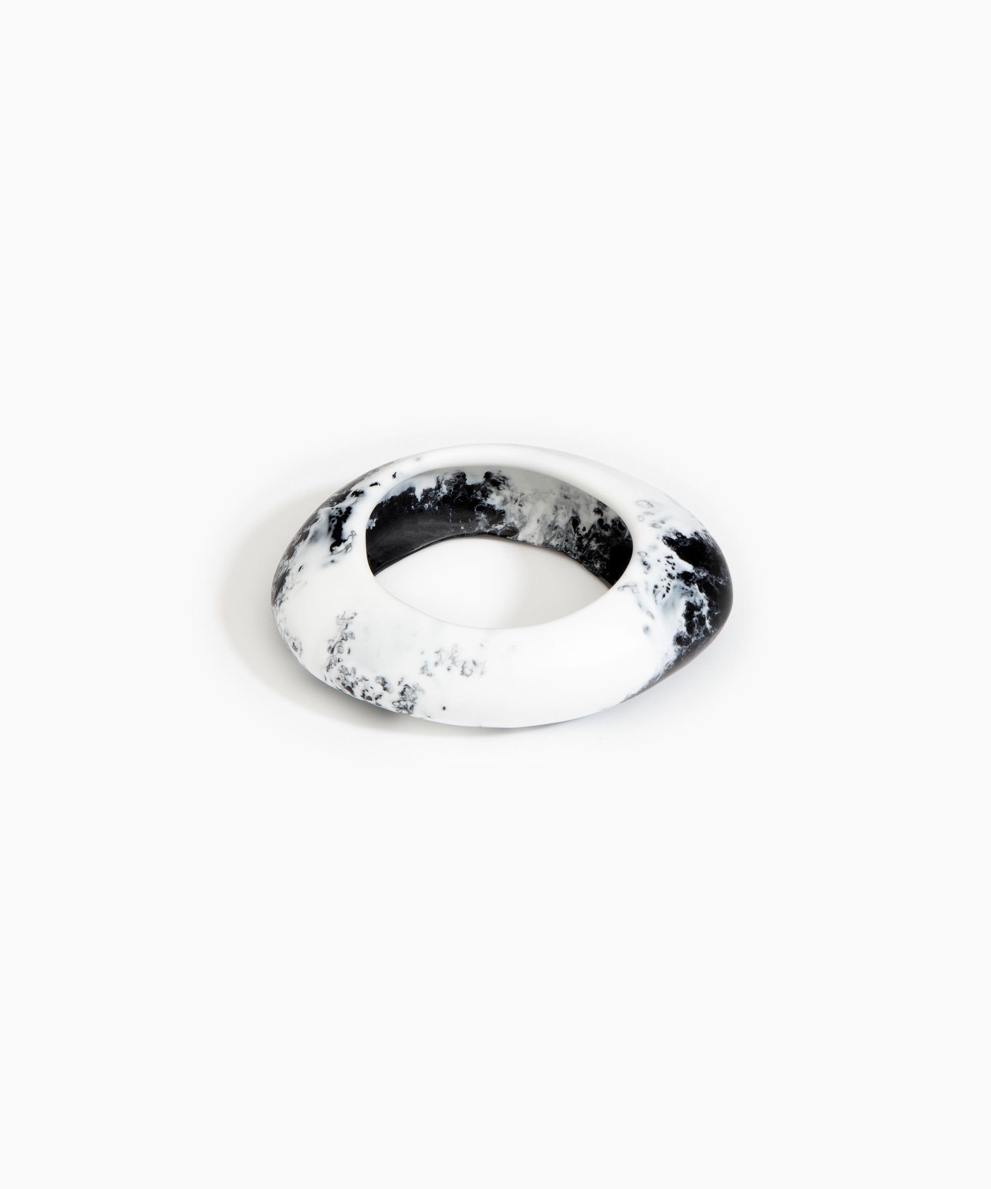 Dinosaur Designs SBRCKMED medium rock bangle WHITE MARBLE