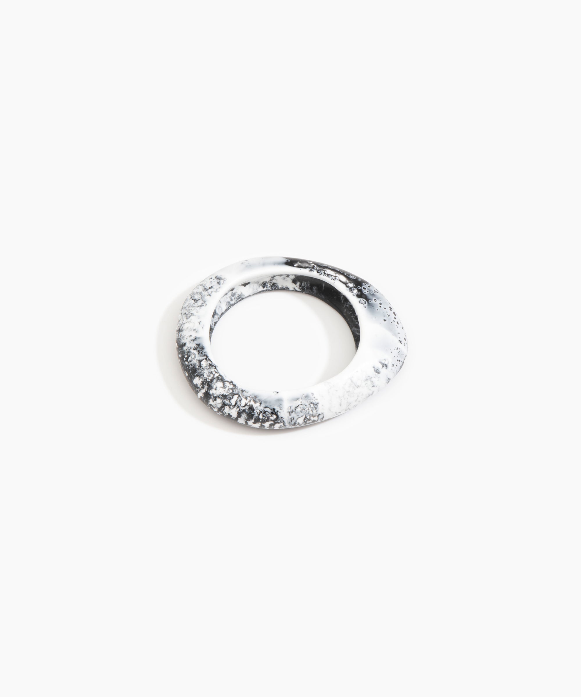 Dinosaur Designs SBRCKSML small rock bangle WHITE MARBLE