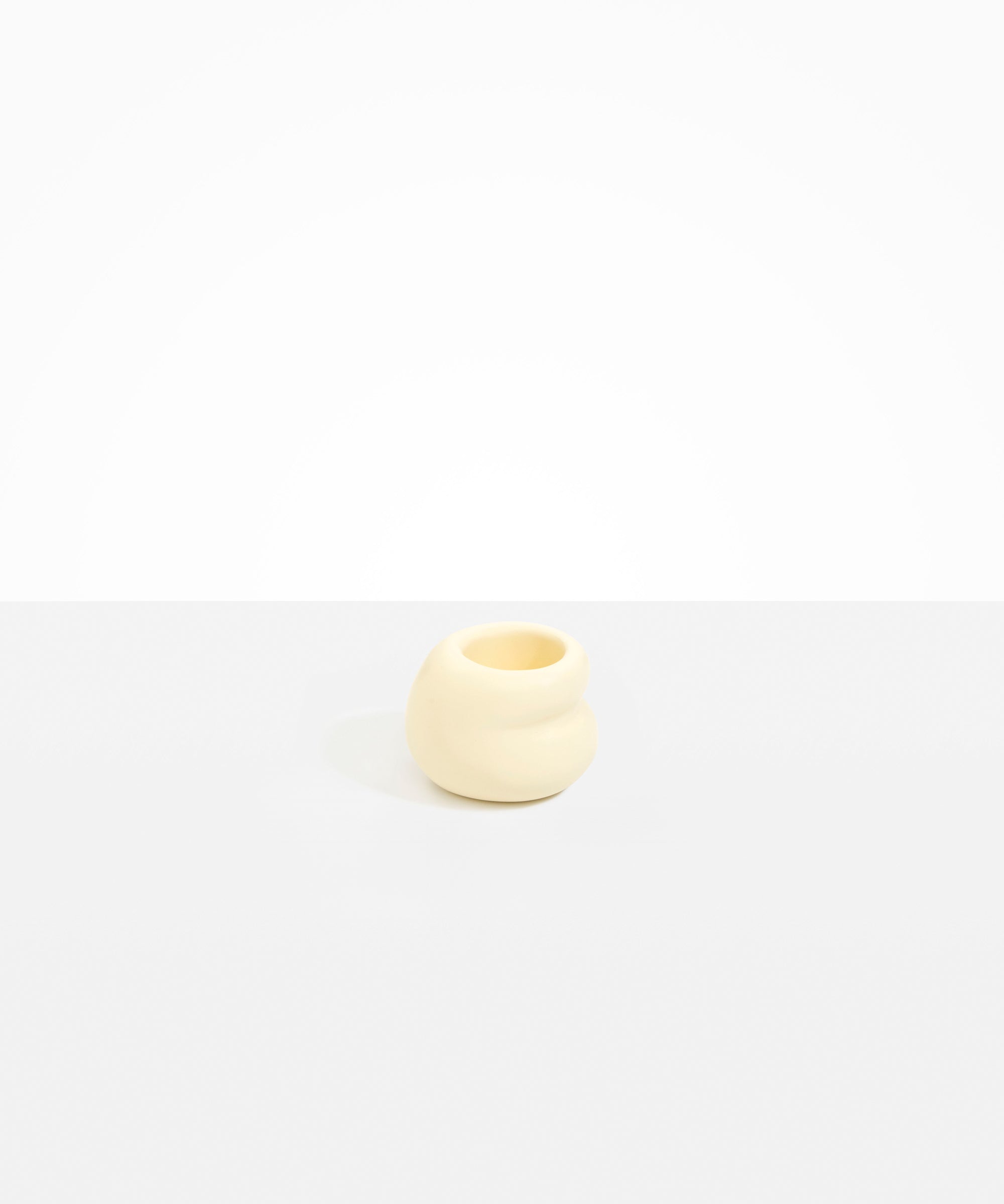 Dinosaur Designs Small Chestnut Vase in Cream color resin