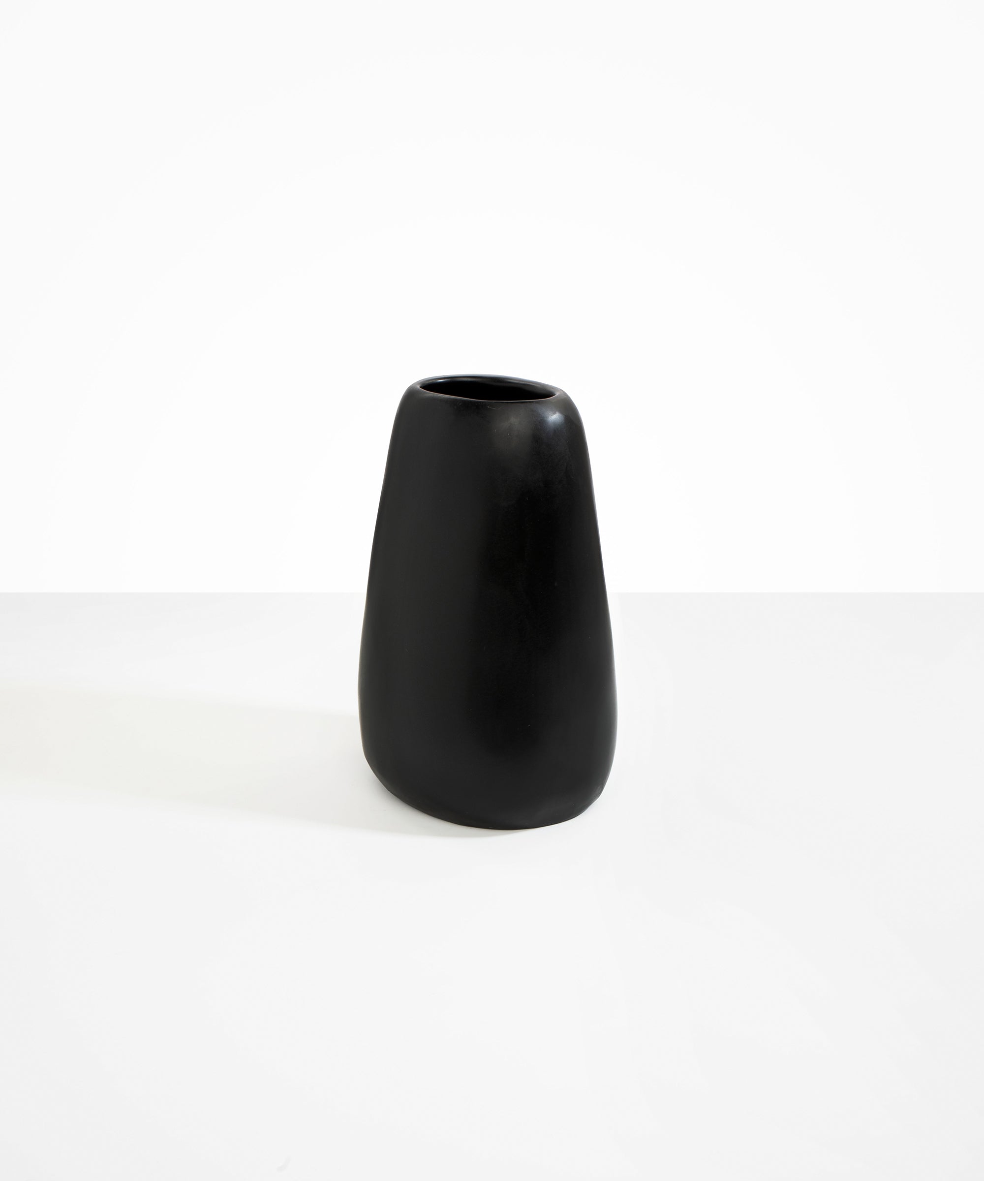 Dinosaur Designs VASPEBLGE large pebble vase BLACK