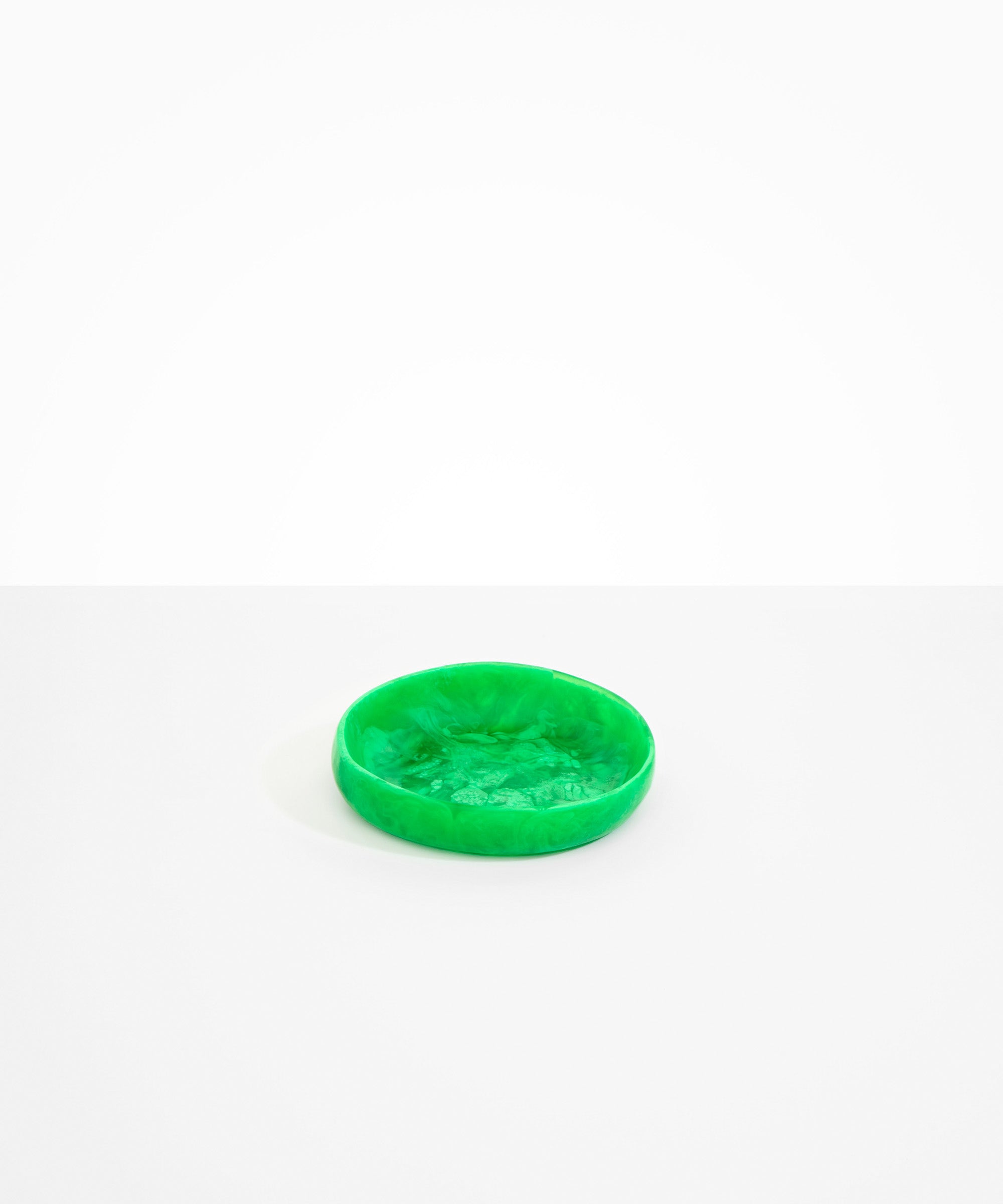 Dinosaur Designs Small Earth Bowl in Leaf Colour resin.