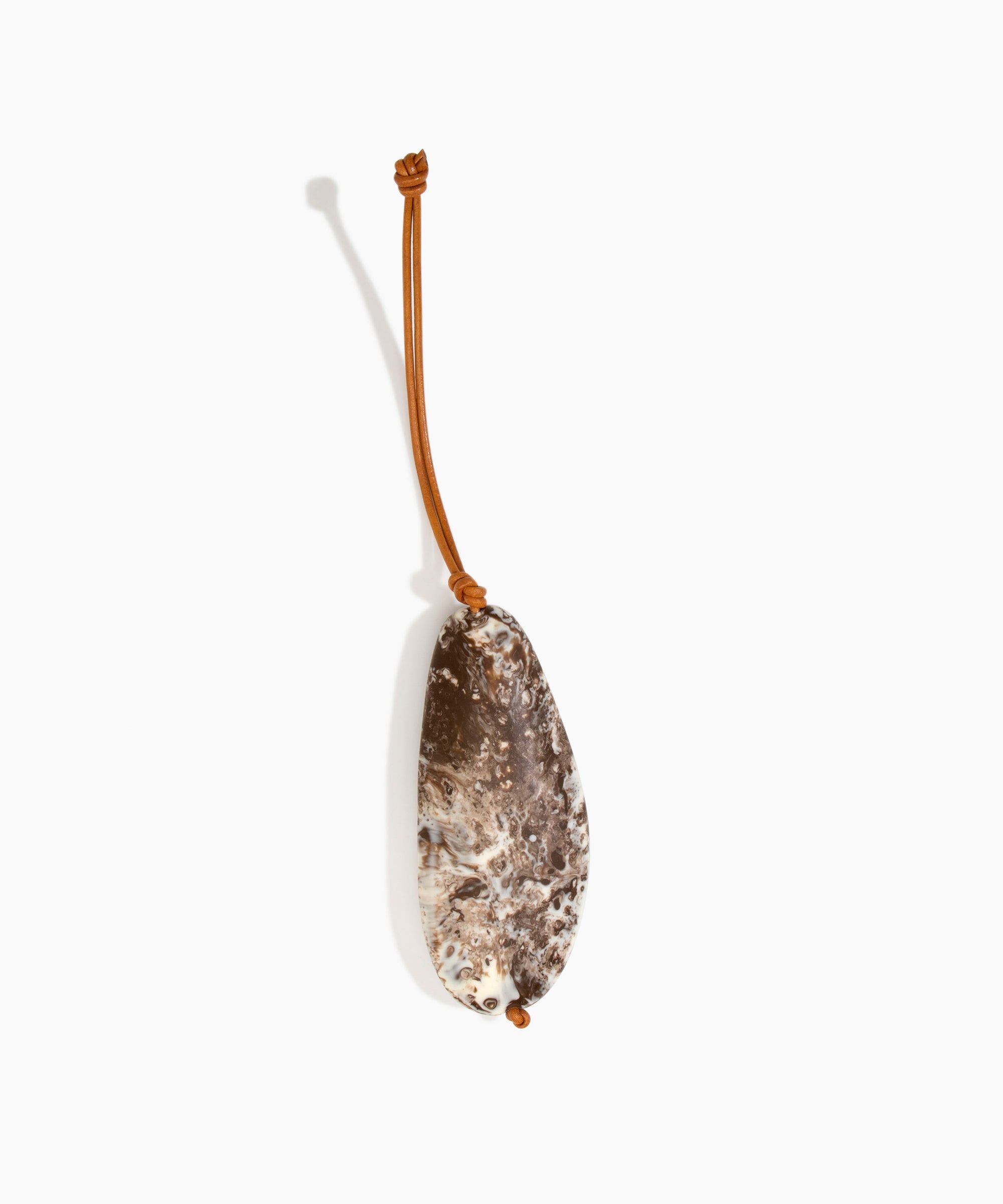 Dinosaur Designs KEYORGPEB Pebble Keyring CAPPUCCINO.