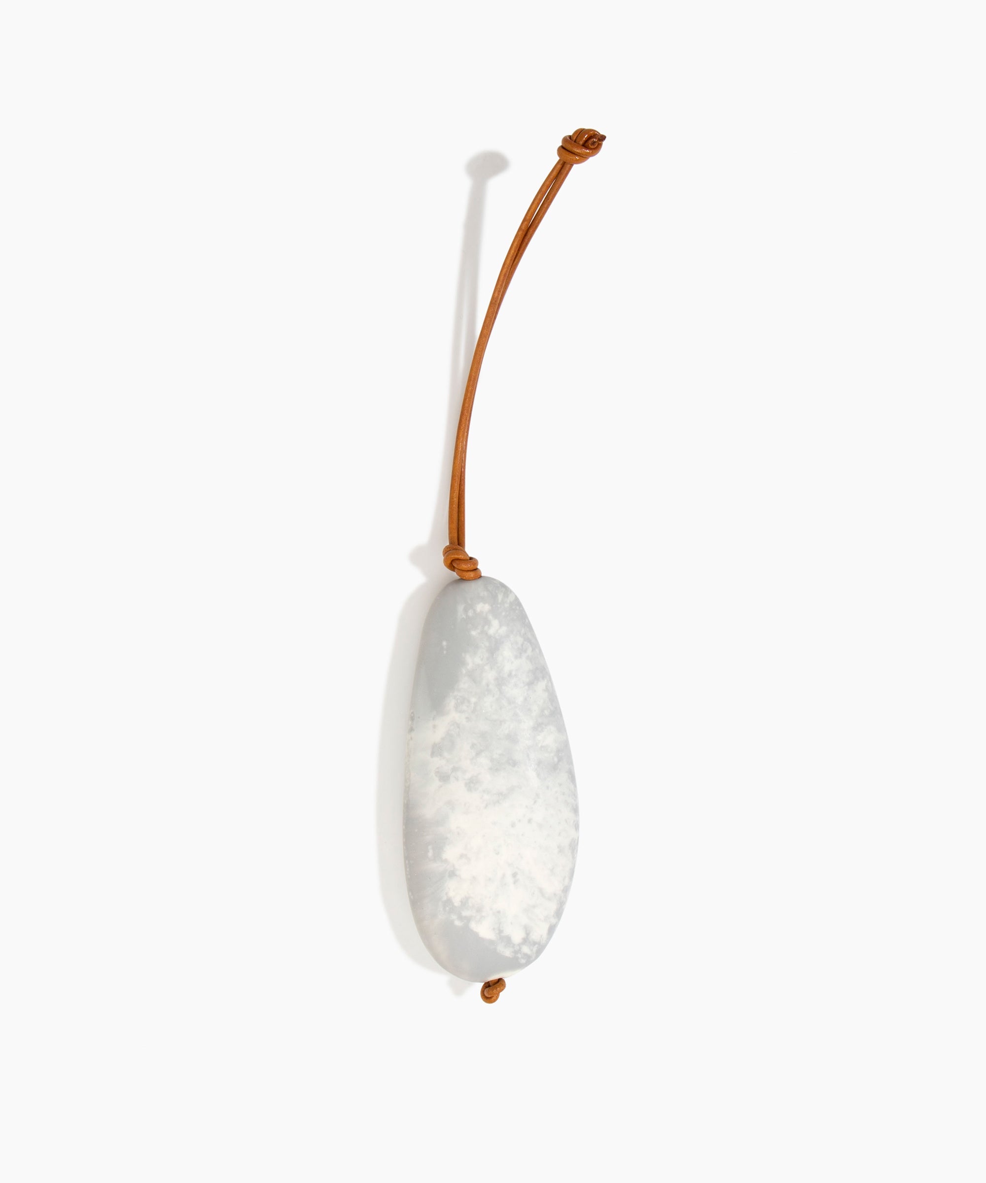 Dinosaur Designs KEYORGPEB Pebble Keyring CLOUD.