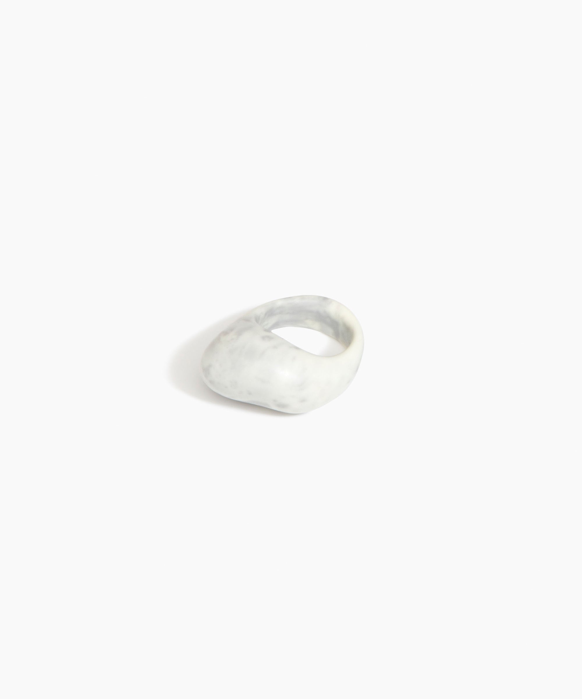 Dinosaur Designs RGPLNPEB Pebble Ring CLOUD.