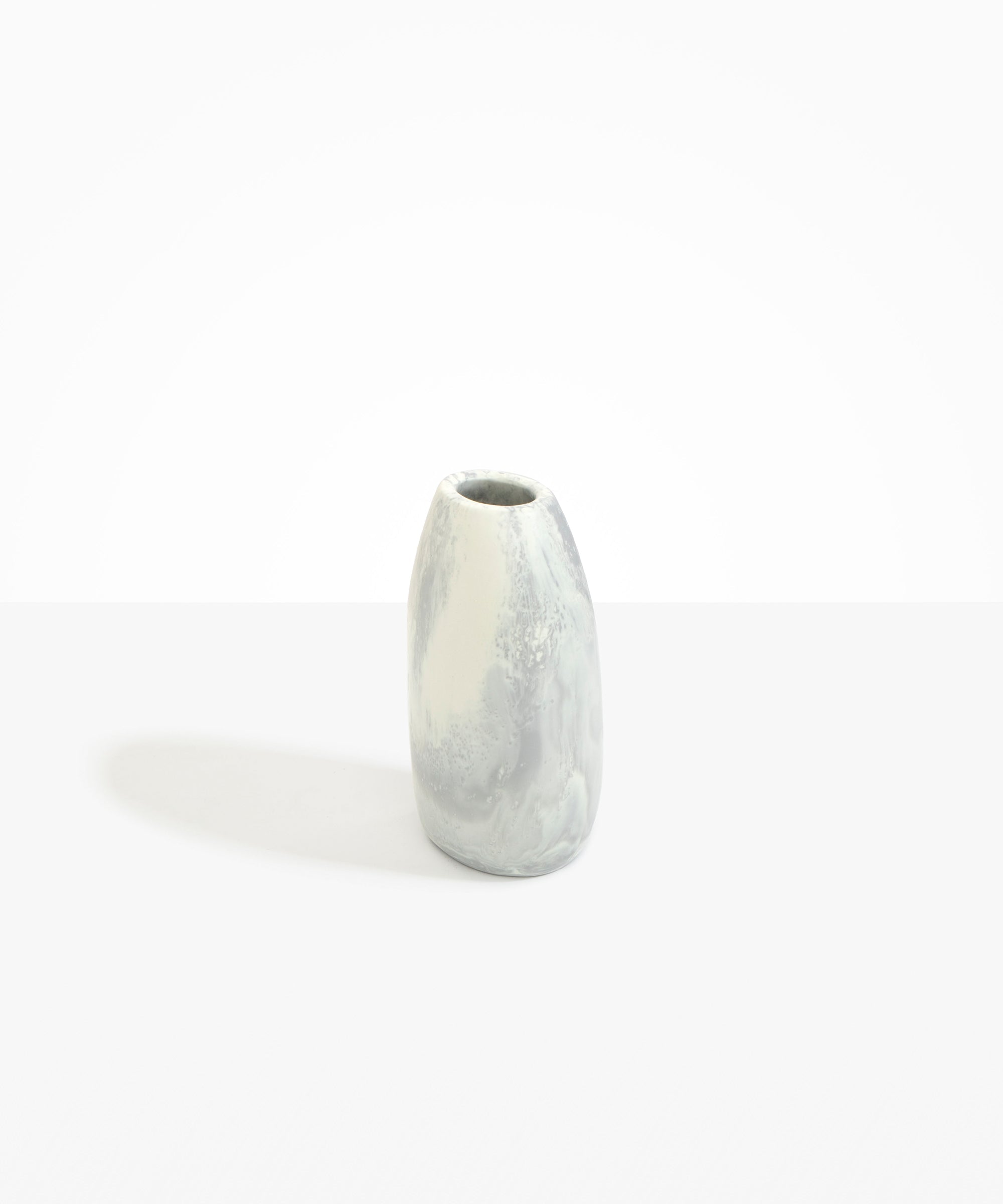 Dinosaur Designs VASPEBMED Medium Pebble Vase CLOUD..