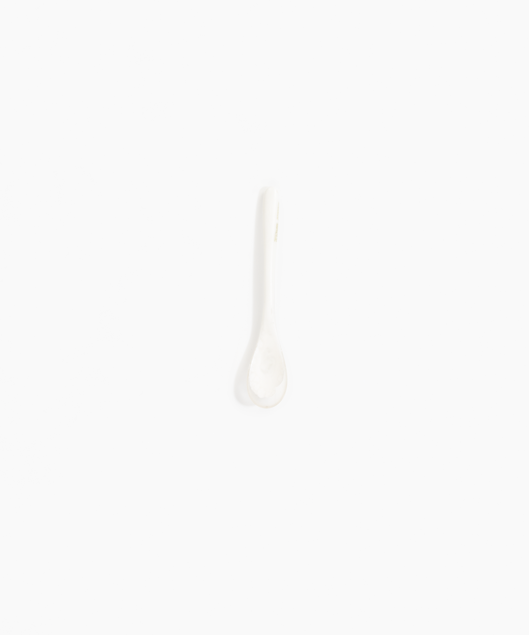 Dinosaur Designs Shell Spoon in Snow Swirl Colour resin.