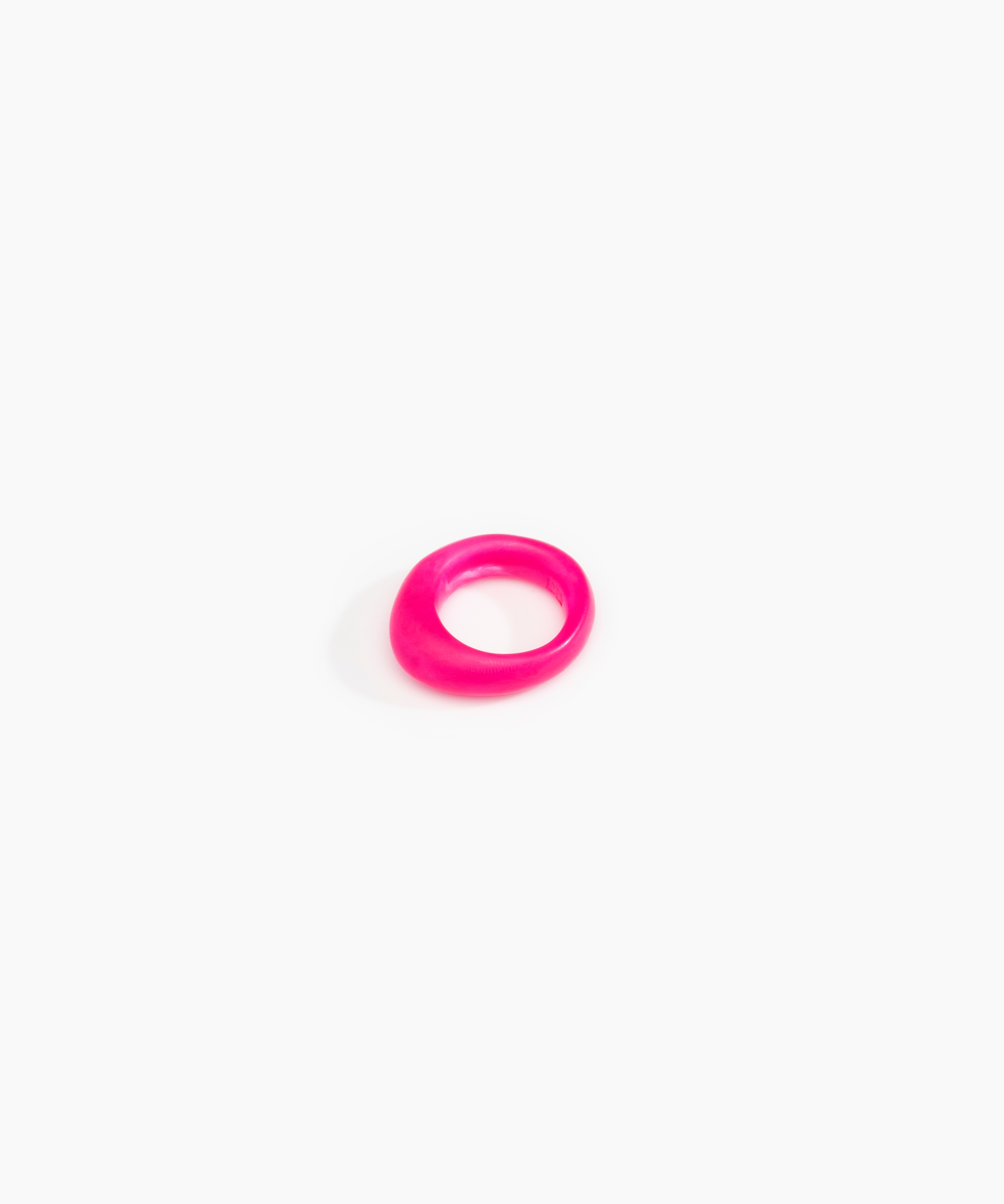 Dinosaur Designs Slate Ring in Flamingo Colour resin with Regular Fit..
