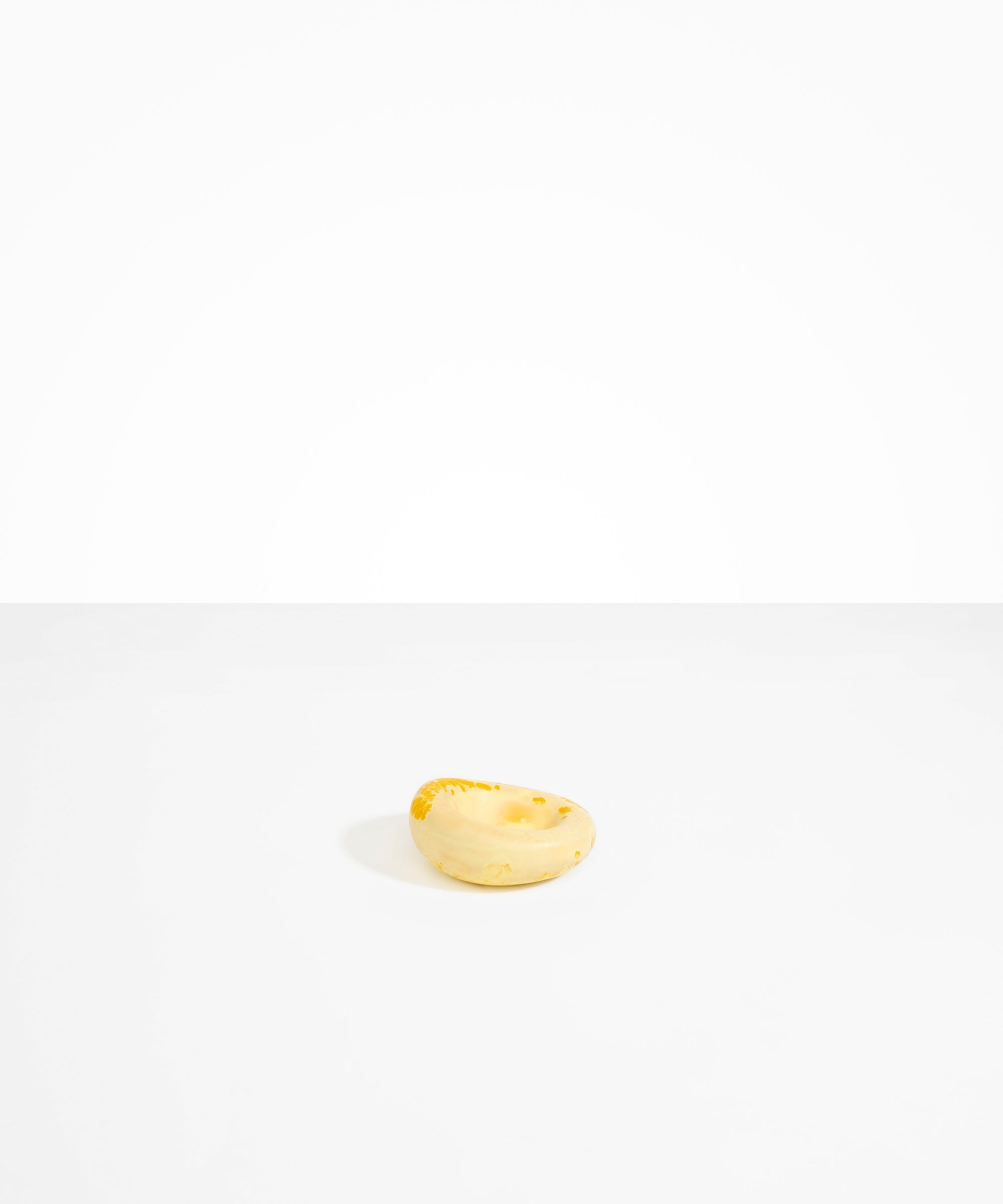 Dinosaur Designs Small Drift Dish Tableware in Daisy Colour resin