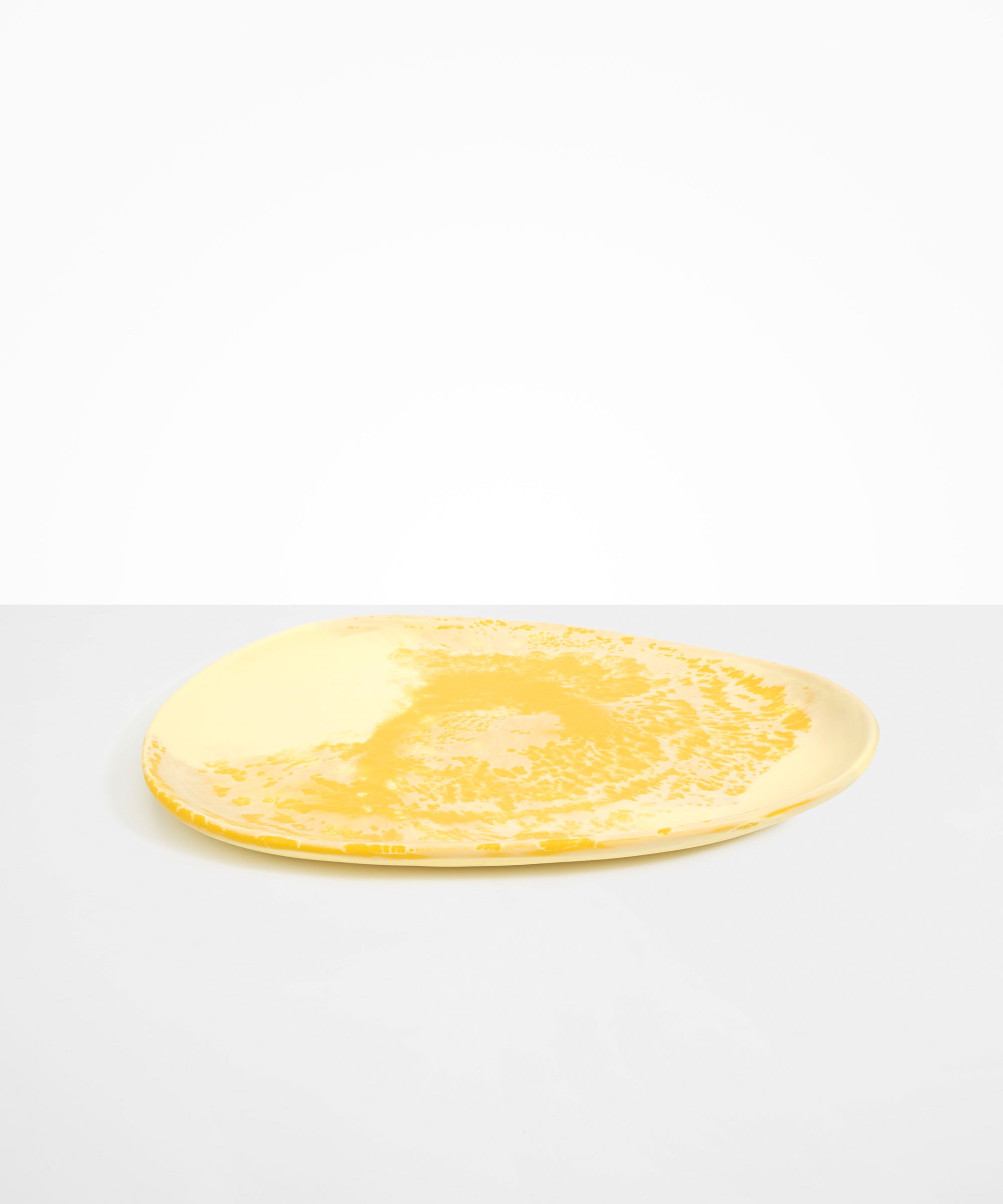 Dinosaur Designs Large Pebble Platter in Daisy Colour resin.