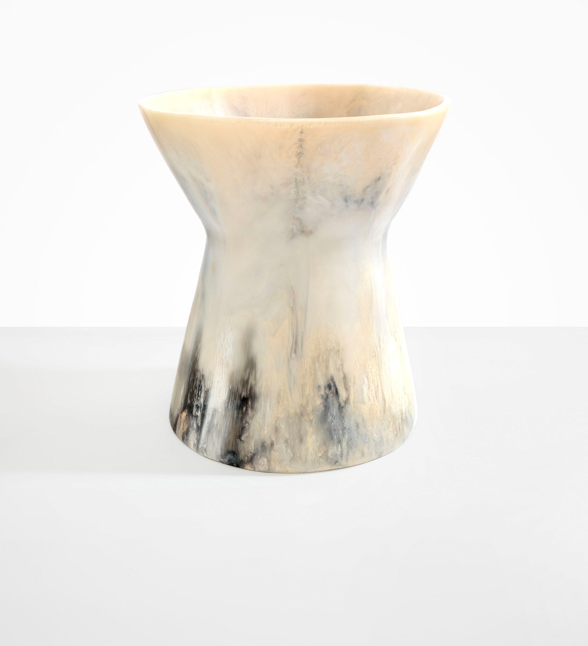 Dinosaur Designs Extra Large Bow Vase Vases in Sandy Pearl Colour resin